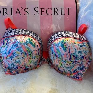 NWOT Victoria’s Secret very sexy push-up bra 36DD